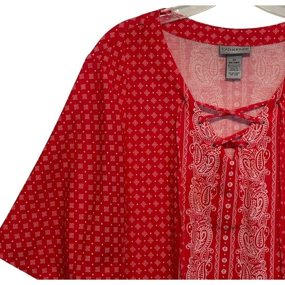Catherines Bandana Print Laceup Top Womens Size 3X Red White Boho Paisley Tee - Picture 3 of 8